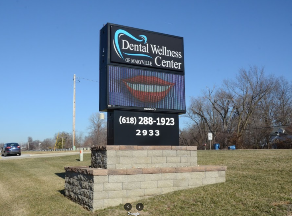 Dental Wellness Center of Maryville Office Tour in Maryville Dentist in Maryville Outside Sign